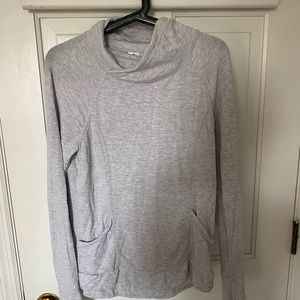 Yogalicious Long Sleeve mock neck athletic top with thumb holes. Size S